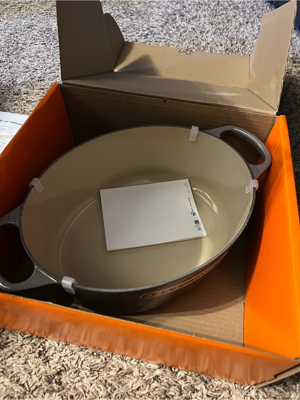 Le Creuset 29 enameled cast iron Dutch oven 5 quarts. New in box.